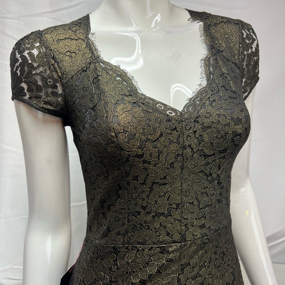 Bebe NWT $169 Women's 2 Gold Scallop Lace Metallic Sheath Cocktail Party Dress - Picture 7 of 11
